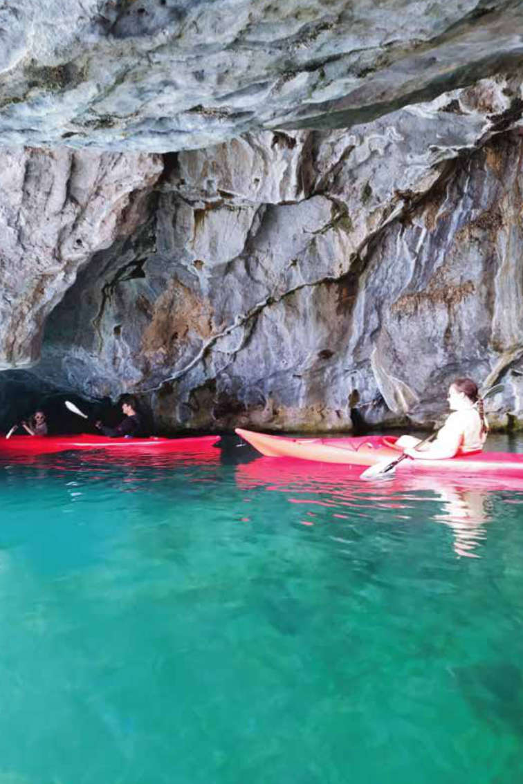 kayak-grotte tour.jpg